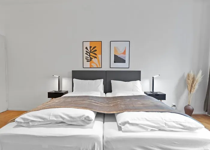 Flatista Homes - Old Town