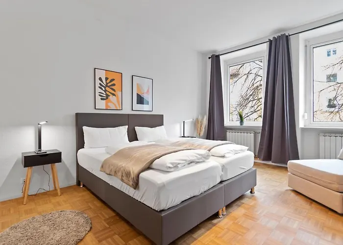 Flatista Homes - Old Town Apartment